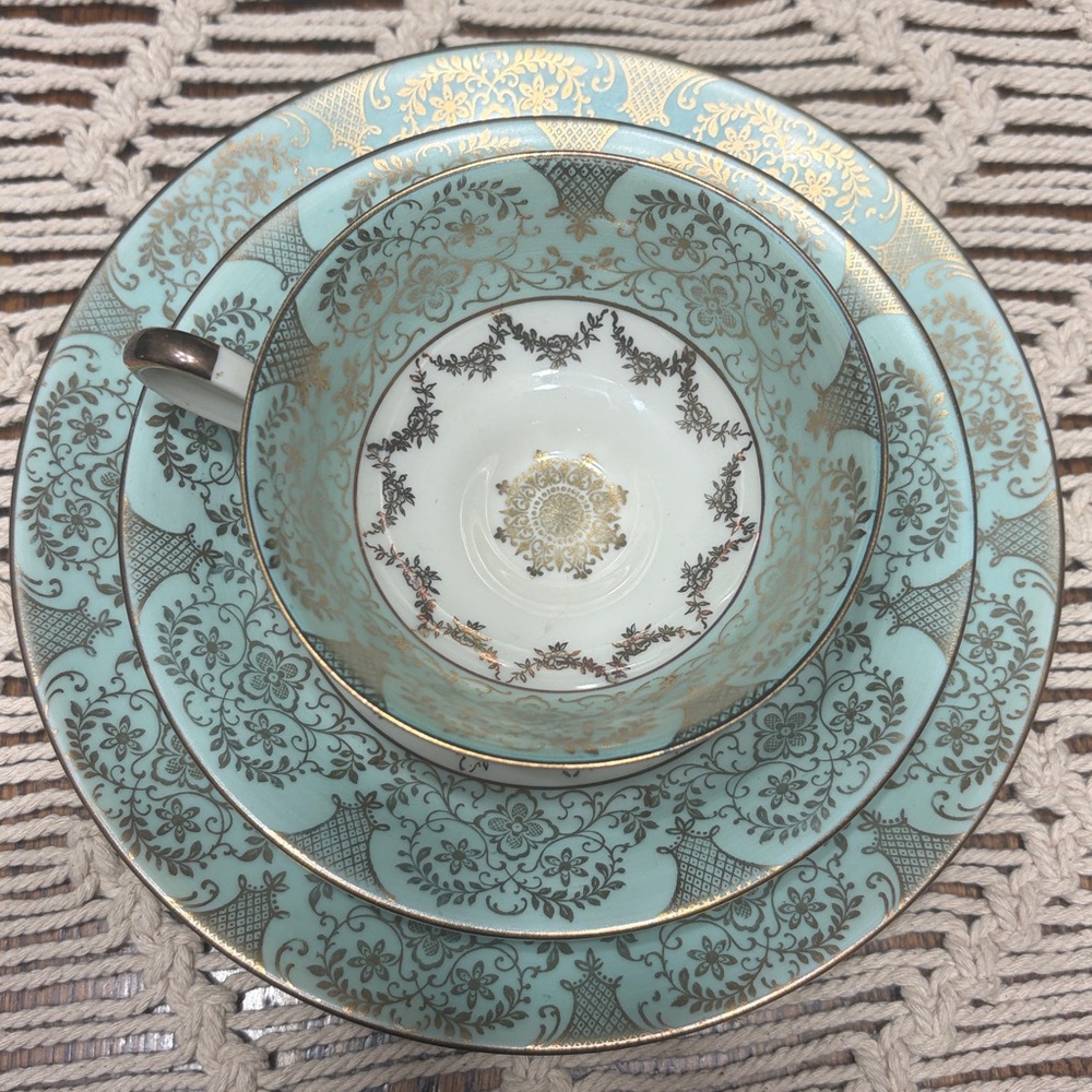 Alka Bavarian Porcelain 3 piece Teacup and Saucer Set with Dessert Plate - Picture 11 of 12